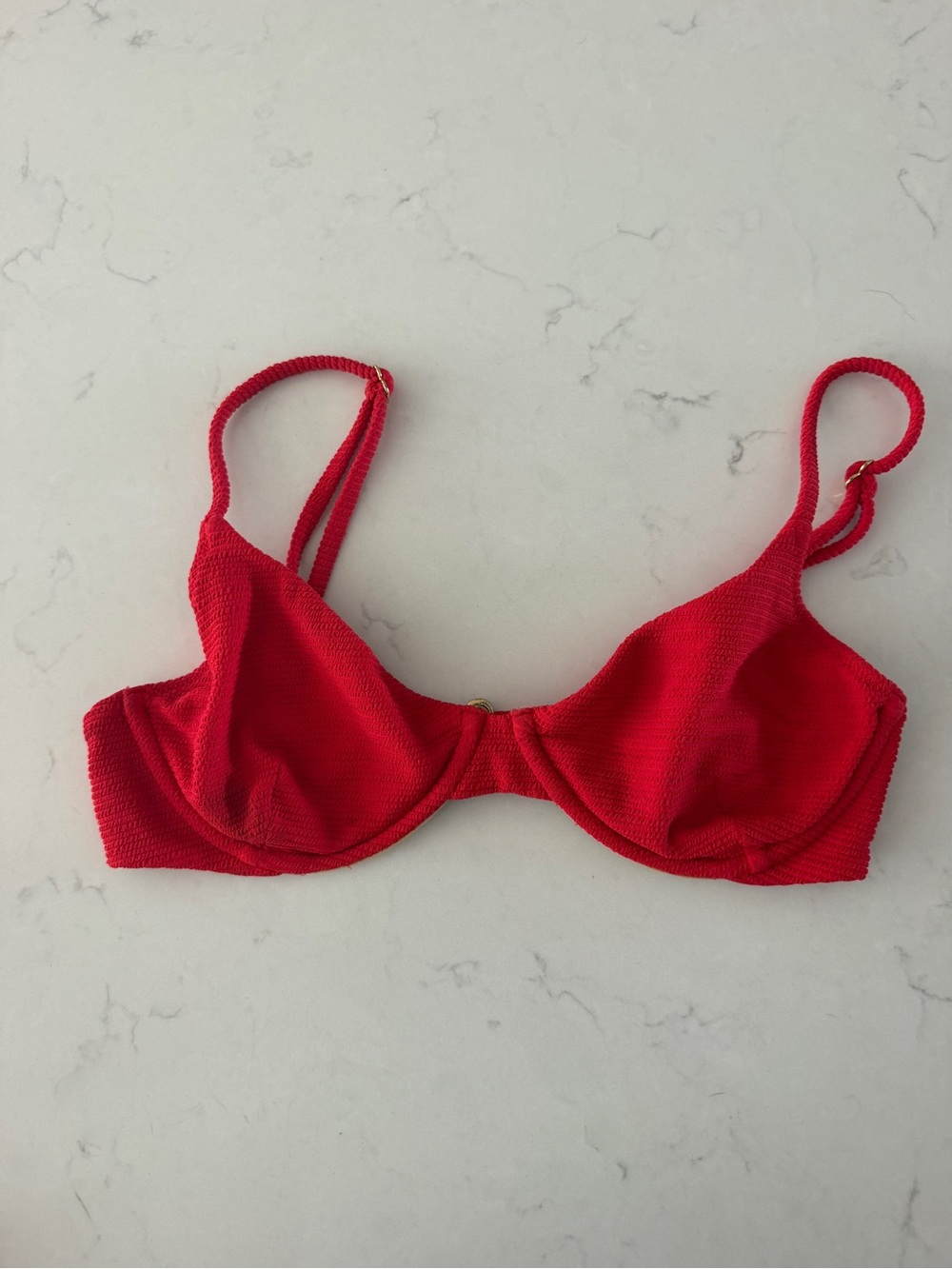 Montce Dainty Top in Crimson Micro Scrunch